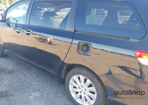 2012 Toyota Sienna Limited 7 Passenger z USA, uszkodzony, nr VIN 5TDDK3DC5CS037791